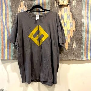 Foo Fighters Tee - Concrete and Gold